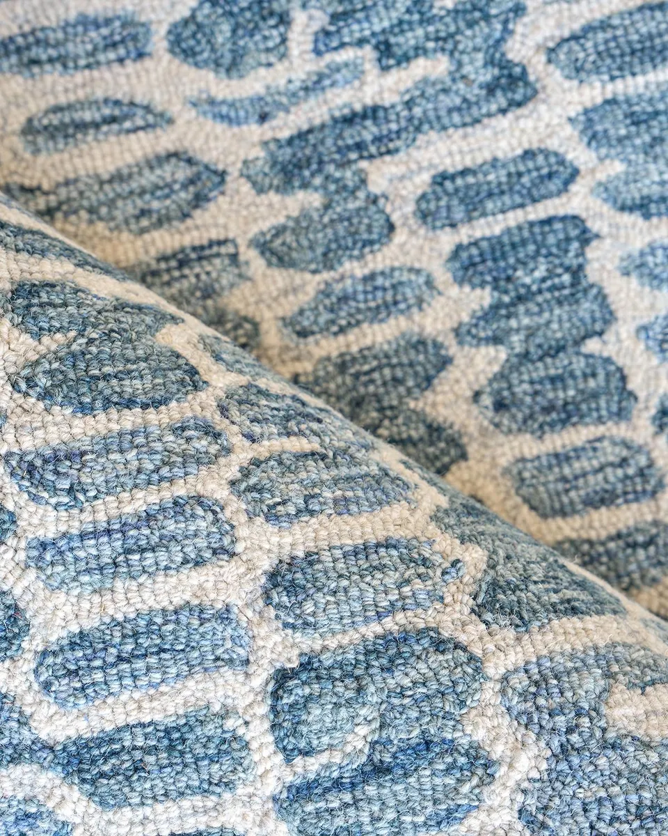 Exquisite Rugs Ink Blot Hand-Tufted Rug | Thumbnail 4 Exquisite Rugs Ink Blot Hand-Tufted Rug | Thumbnail 4