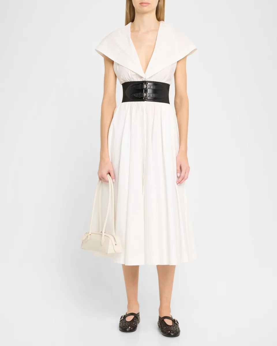 ALAÏA Le Teckel Small Shoulder Bag in Leather | Thumbnail 5 ALAÏA Le Teckel Small Shoulder Bag in Leather | Thumbnail 5