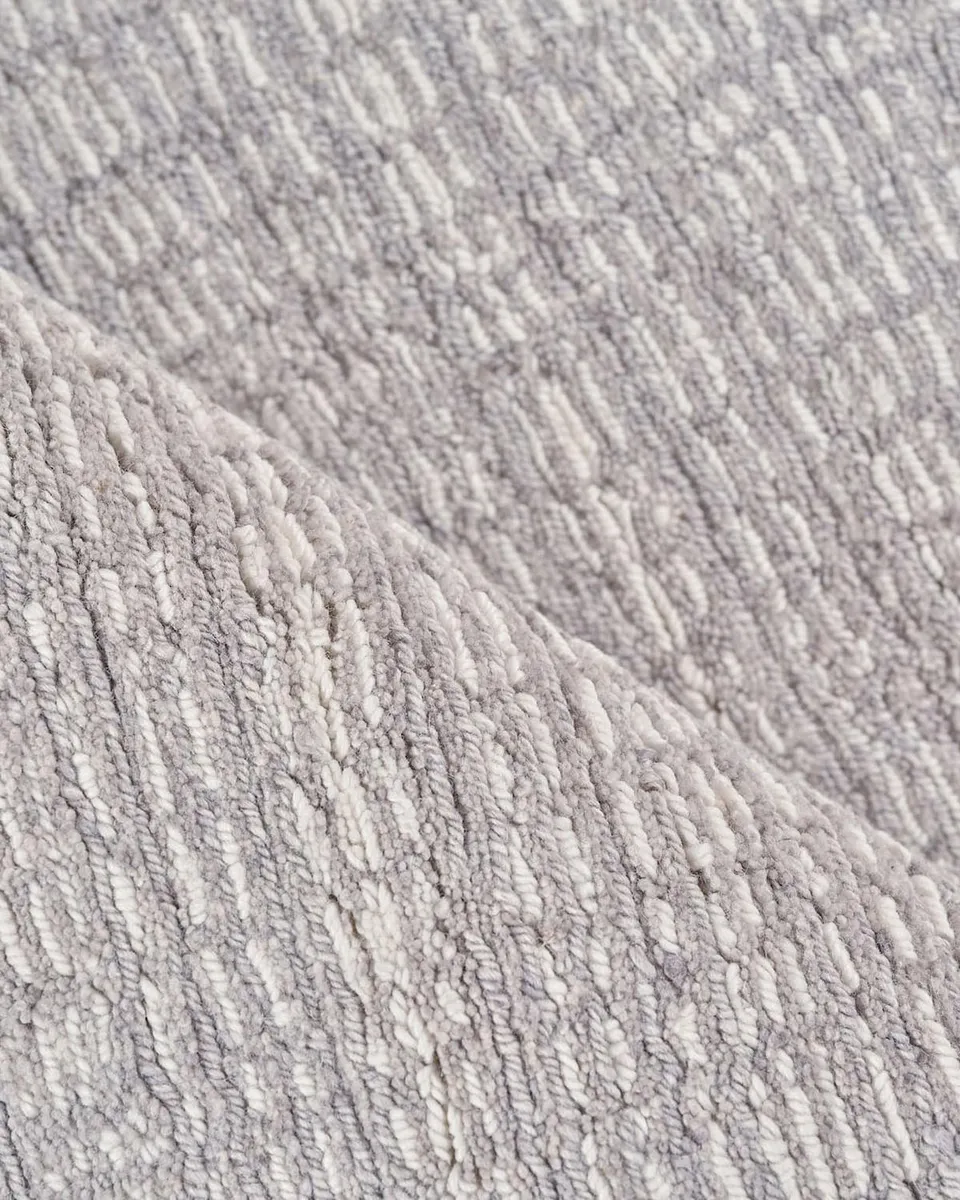 Exquisite Rugs Alpine Hand-Loomed Gray & Ivory Rug | Thumbnail 4 Exquisite Rugs Alpine Hand-Loomed Gray & Ivory Rug | Thumbnail 4