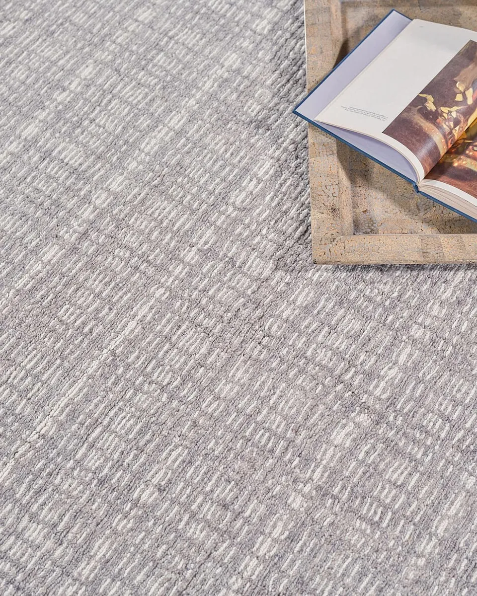 Exquisite Rugs Alpine Hand-Loomed Gray & Ivory Rug | Thumbnail 6