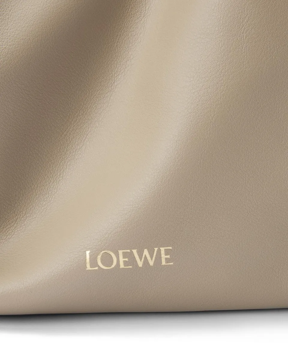 Loewe Flamenco Large Clutch Bag in Napa Leather with Golden Foil Anagram | Thumbnail 5 Loewe Flamenco Large Clutch Bag in Napa Leather with Golden Foil Anagram | Thumbnail 5