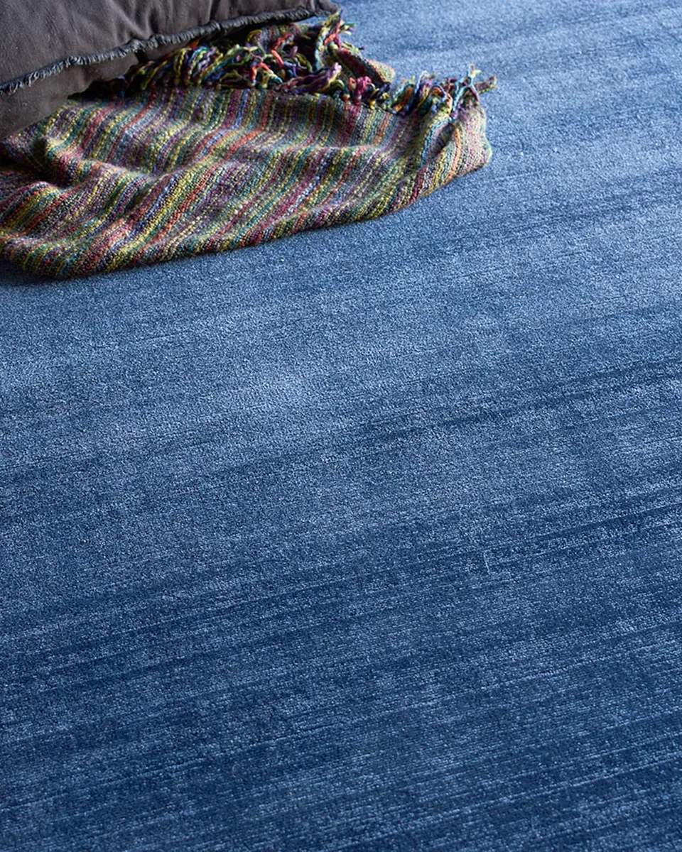 Exquisite Rugs Martelli Modern Hand-Loomed Navy Rug, 4 ' x 6 ' | Thumbnail 6 Exquisite Rugs Martelli Modern Hand-Loomed Navy Rug, 4 ' x 6 ' | Thumbnail 6