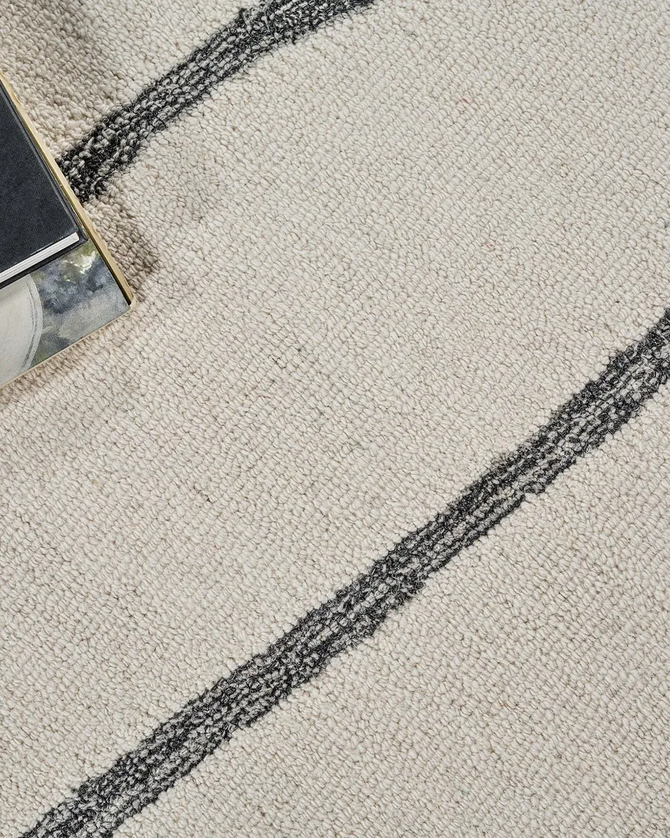 Exquisite Rugs Tangiers Hand-Tufted Ivory/Black Rug, 10 ' x 14 ' | Thumbnail 5