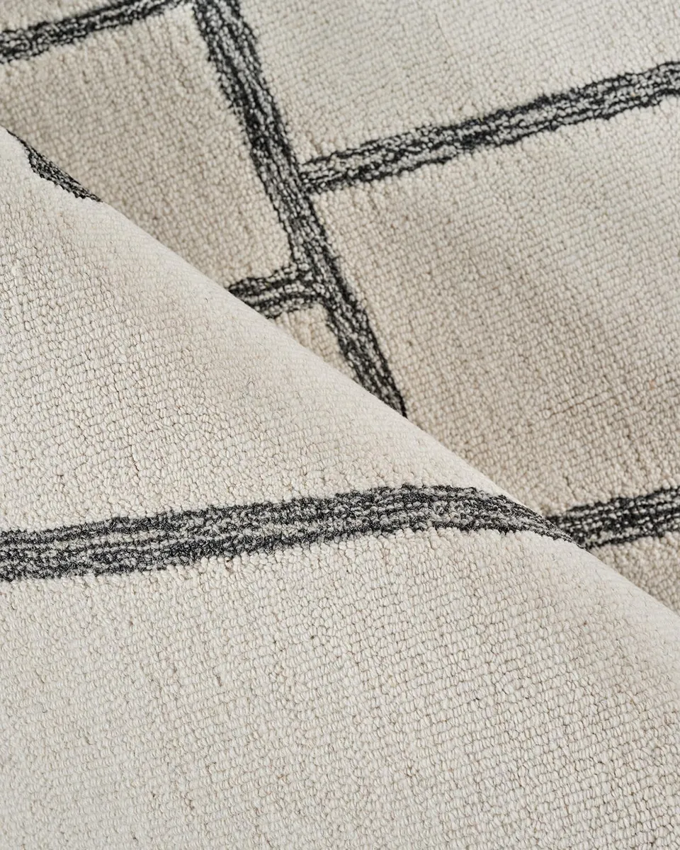 Exquisite Rugs Tangiers Hand-Tufted Ivory/Black Rug, 12 ' x 15 ' | Thumbnail 4