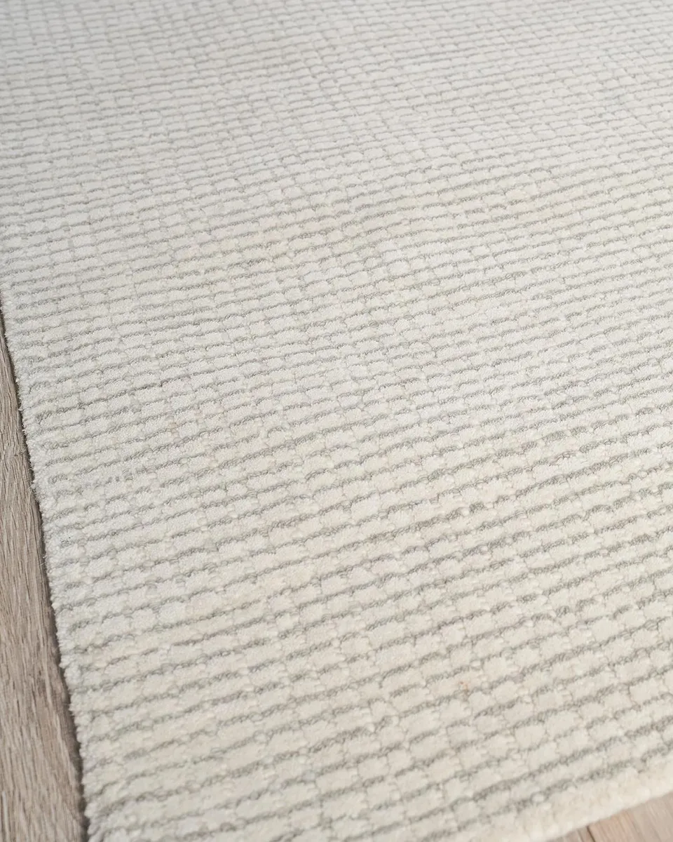 Exquisite Rugs Key West Hand-Tufted Light Silver Rug, 8 ' x 10 ' | Thumbnail 3