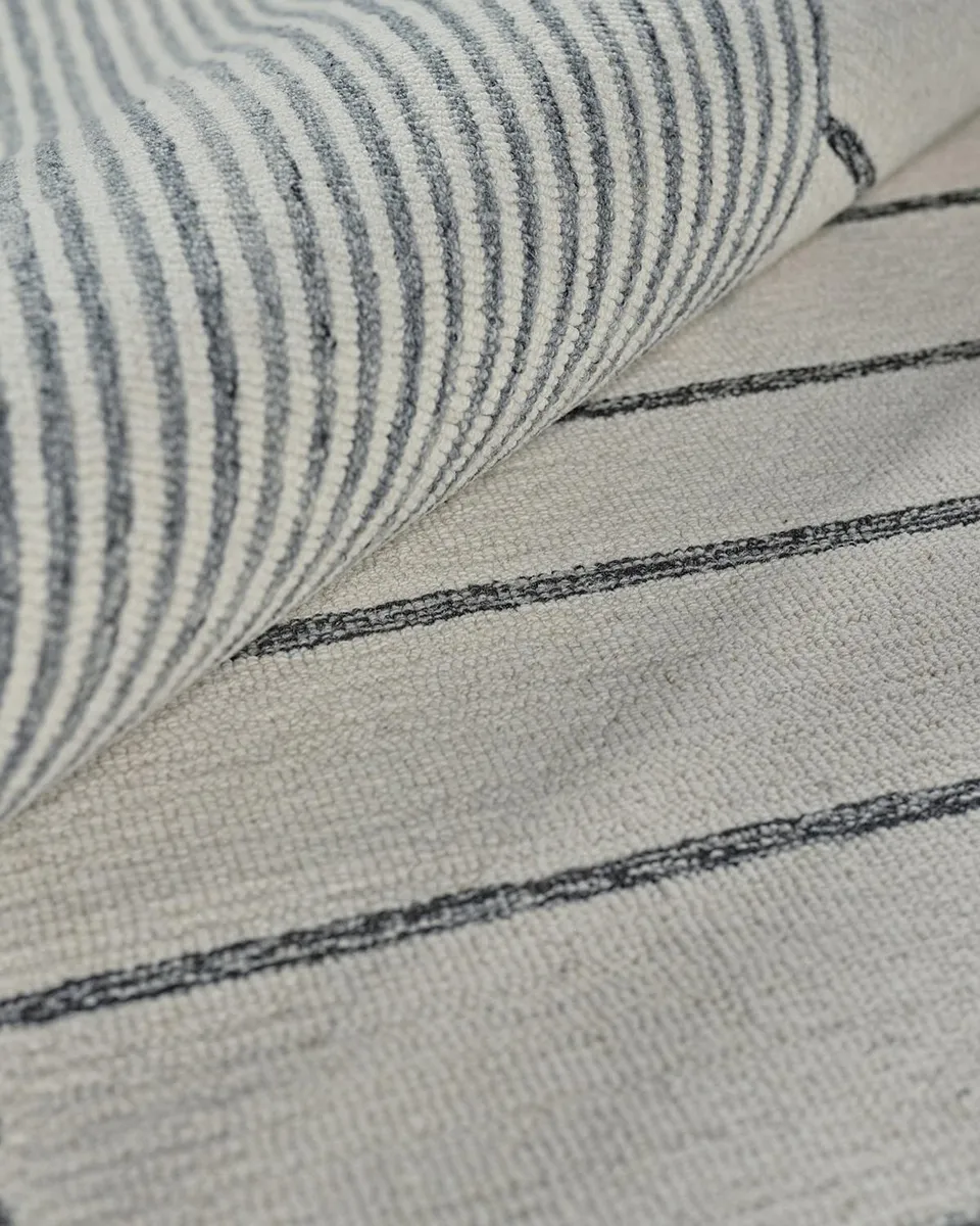 Exquisite Rugs Castine Hand-Tufted Gray Rug, 5 ' x 8 ' | Thumbnail 7 Exquisite Rugs Castine Hand-Tufted Gray Rug, 5 ' x 8 ' | Thumbnail 7