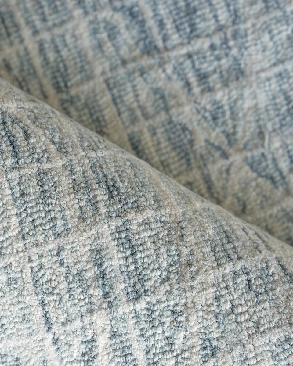 Exquisite Rugs Miami Hand-Tufted Silver Rug, 12 ' x 15 ' | Thumbnail 4 Exquisite Rugs Miami Hand-Tufted Silver Rug, 12 ' x 15 ' | Thumbnail 4