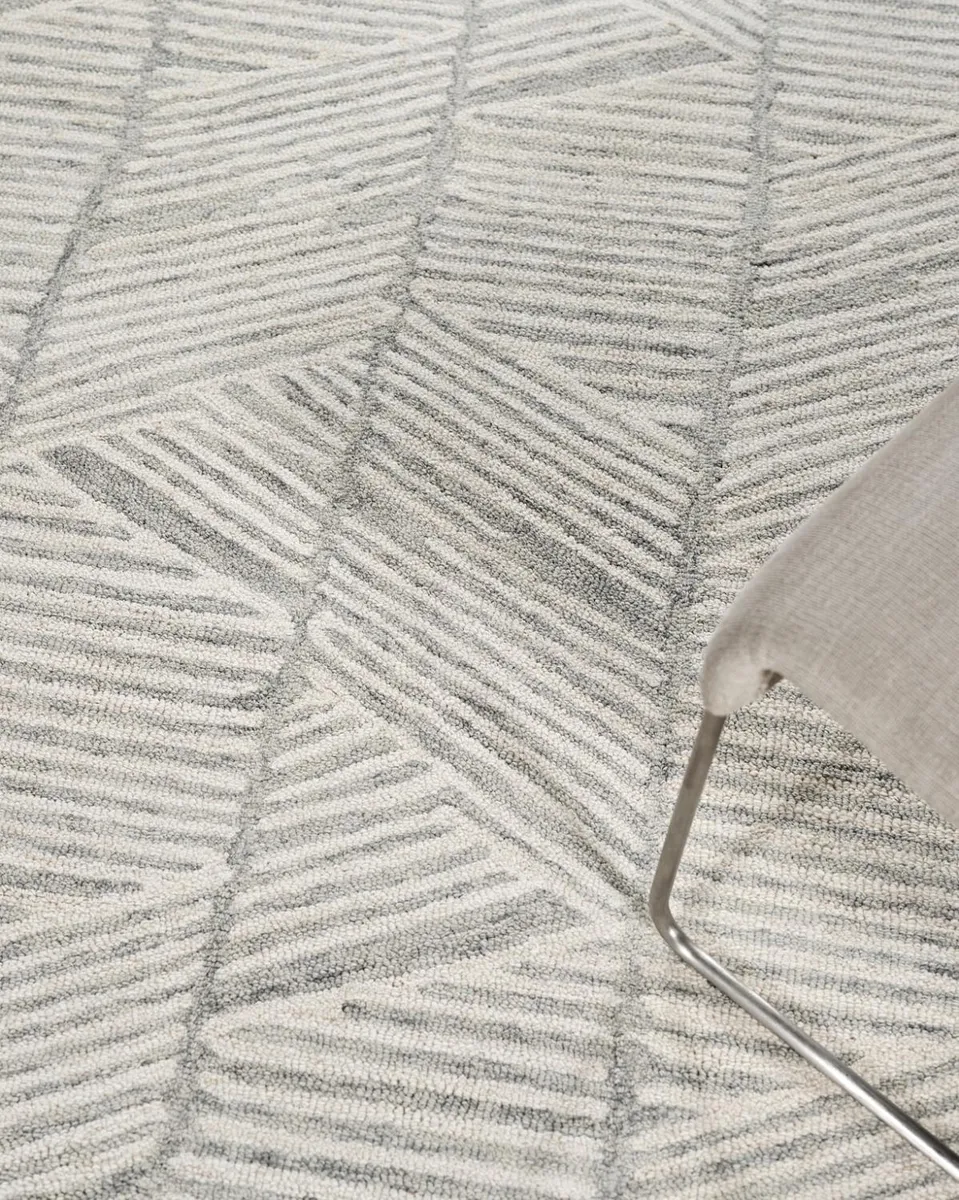 Exquisite Rugs Kascata Hand-Tufted Silver/Ivory Rug | Thumbnail 8