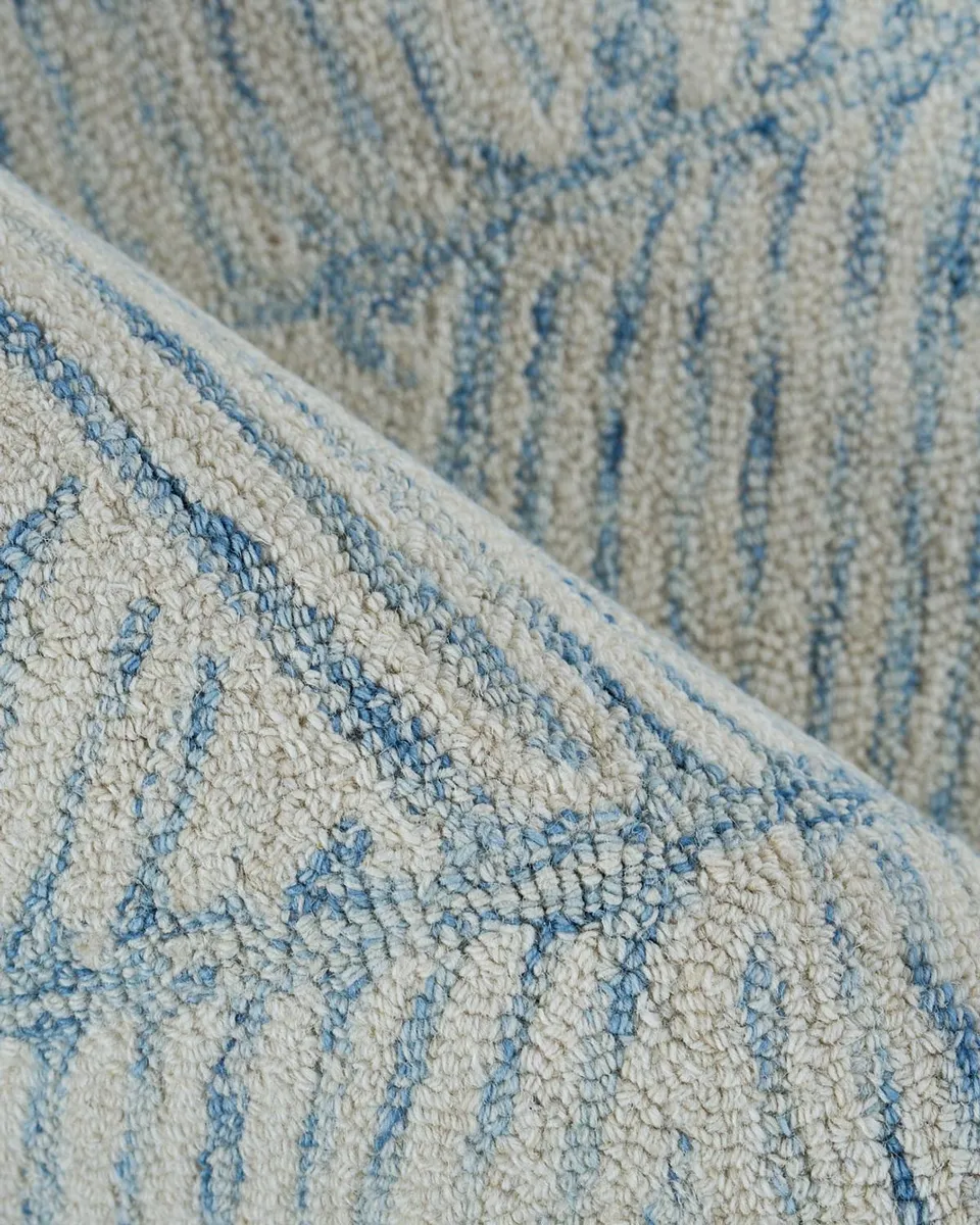 Exquisite Rugs Kascata Hand-Tufted Blue/Ivory Rug | Thumbnail 4 Exquisite Rugs Kascata Hand-Tufted Blue/Ivory Rug | Thumbnail 4