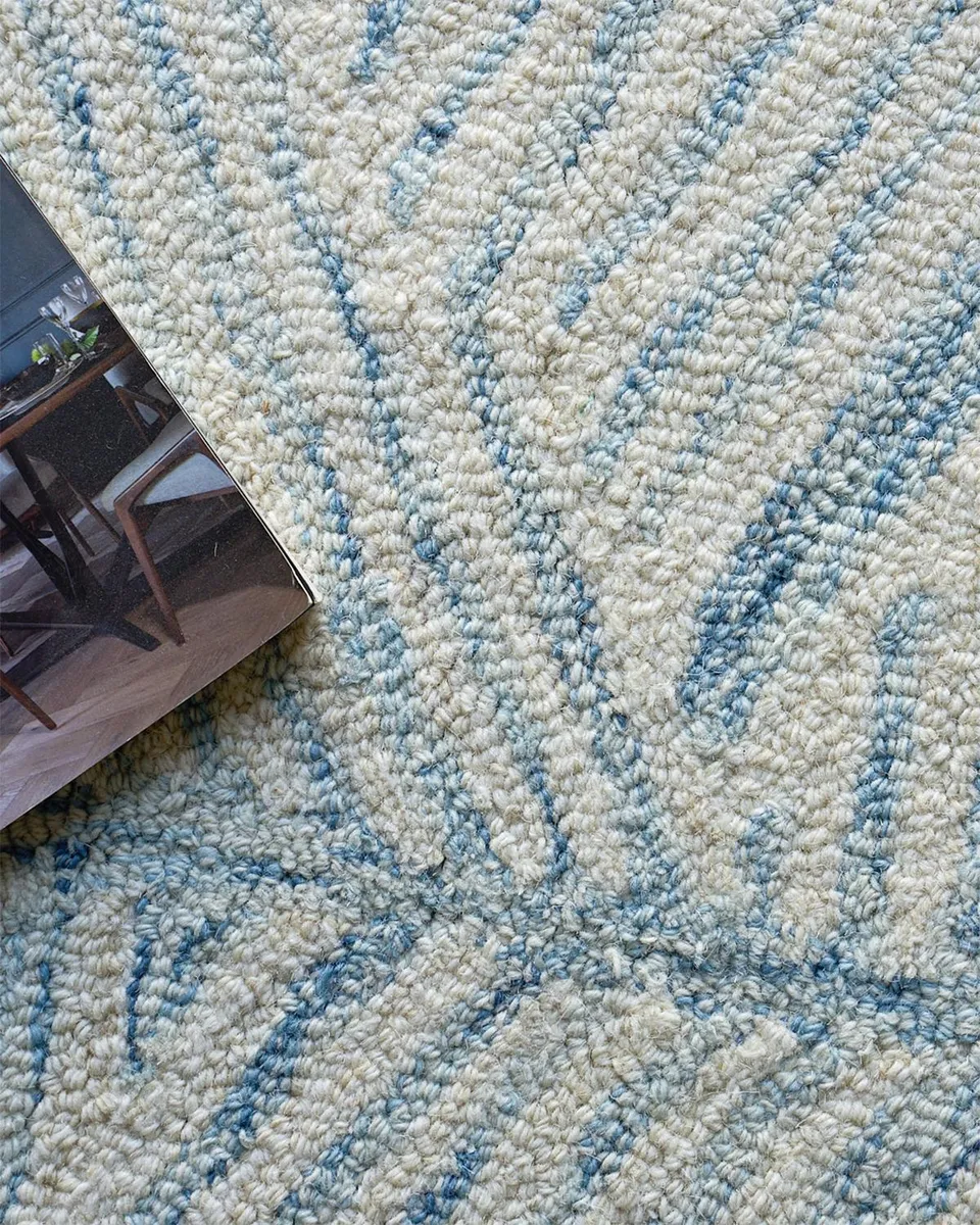 Exquisite Rugs Kascata Hand-Tufted Blue/Ivory Rug | Thumbnail 6 Exquisite Rugs Kascata Hand-Tufted Blue/Ivory Rug | Thumbnail 6