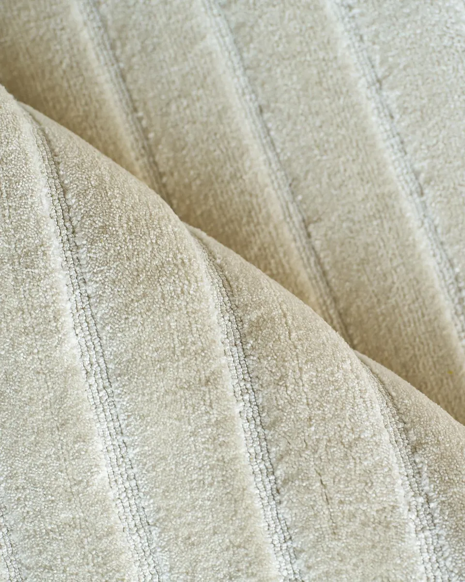 Exquisite Rugs Amani Hand-Loomed Beige Rug, 4 ' x 6 ' | Thumbnail 4 Exquisite Rugs Amani Hand-Loomed Beige Rug, 4 ' x 6 ' | Thumbnail 4