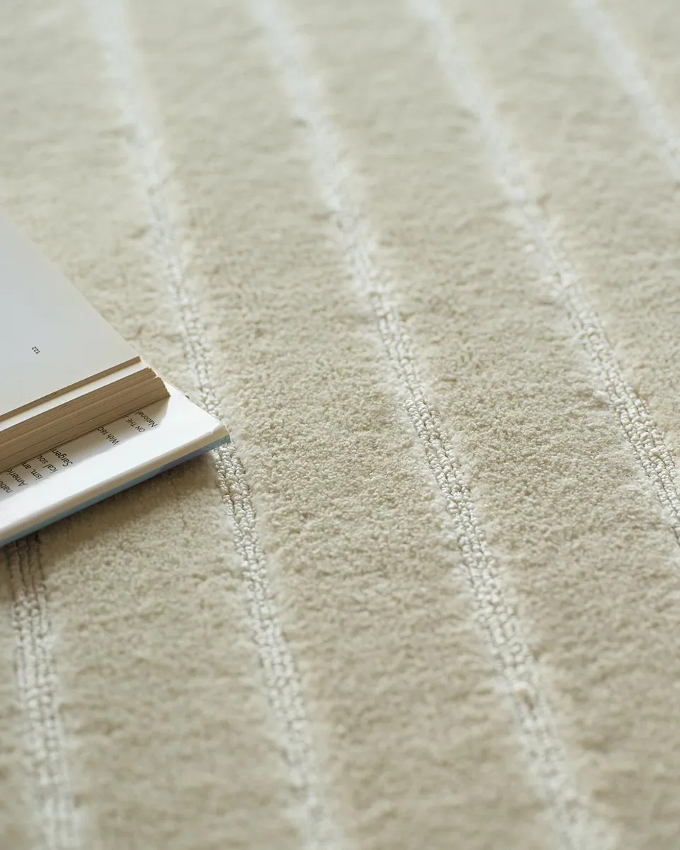 Exquisite Rugs Amani Hand-Loomed Beige Rug, 4 ' x 6 ' | Thumbnail 5 Exquisite Rugs Amani Hand-Loomed Beige Rug, 4 ' x 6 ' | Thumbnail 5