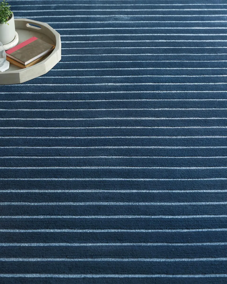 Exquisite Rugs Amani Hand-Loomed Navy Rug, 6 ' x 9 ' | Thumbnail 7 Exquisite Rugs Amani Hand-Loomed Navy Rug, 6 ' x 9 ' | Thumbnail 7