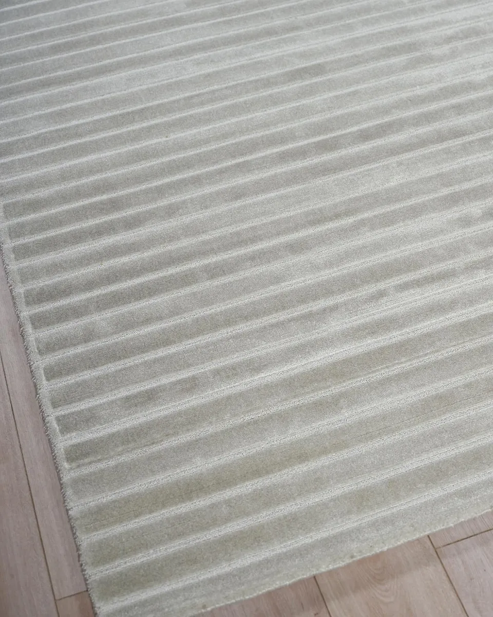 Exquisite Rugs Amani Hand-Loomed Silver Rug, 6 ' x 9 ' | Thumbnail 3 Exquisite Rugs Amani Hand-Loomed Silver Rug, 6 ' x 9 ' | Thumbnail 3