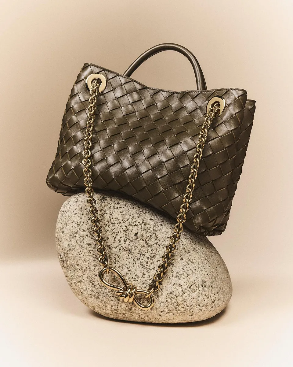 Bottega Veneta Small Andiamo Shoulder Bag with Chain Strap | Thumbnail 5 Bottega Veneta Small Andiamo Shoulder Bag with Chain Strap | Thumbnail 5