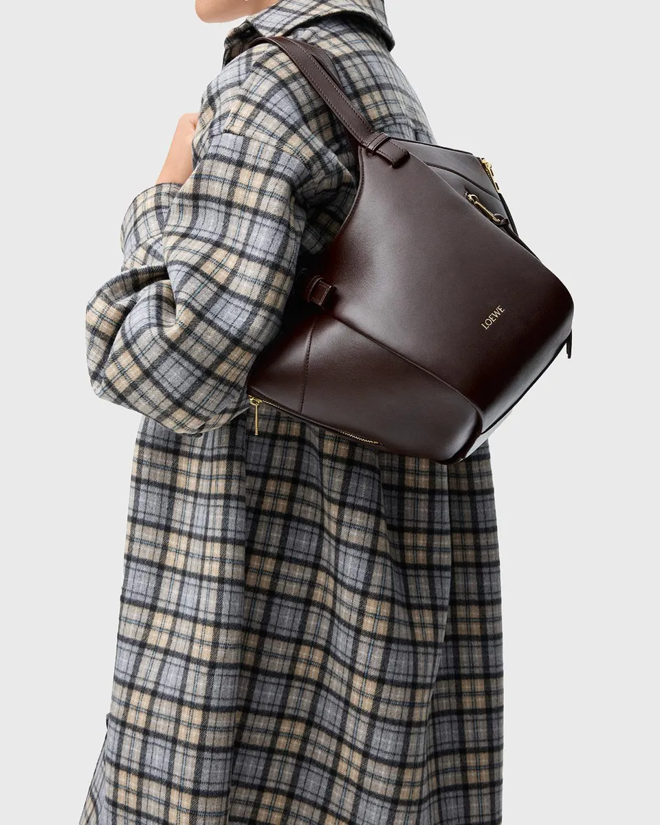 Loewe Hammock Flip Convertible Leather Shoulder Bag | Thumbnail 4