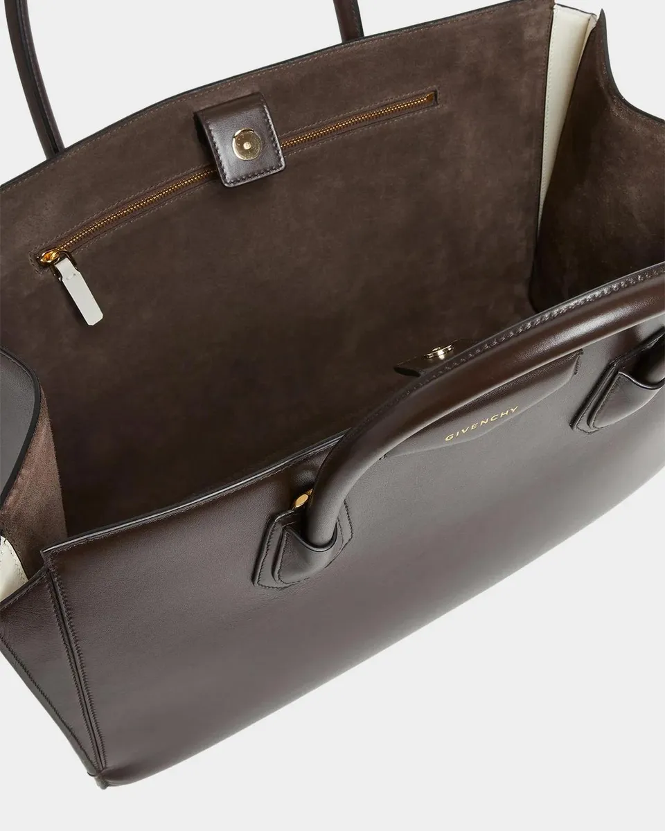 Givenchy Antigona Top-Handle Bag in Leather | Thumbnail 4