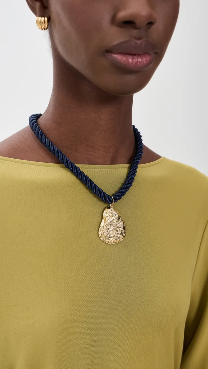 Logan Tay Navy Rope Oyster Shell Necklace | Thumbnail 3 Logan Tay Navy Rope Oyster Shell Necklace | Thumbnail 3