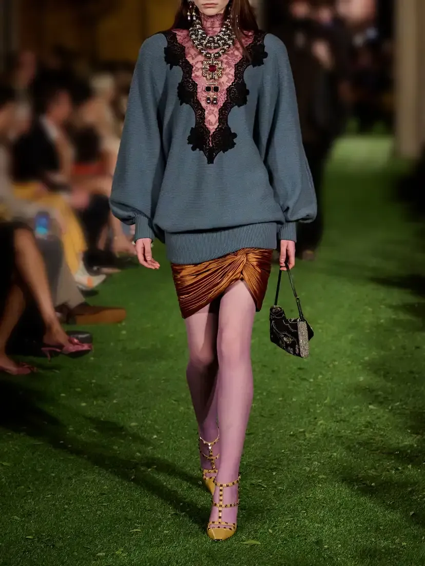 Valentino Garavani Knot-detailed Plissé Cady Mini Skirt | Thumbnail 6 Valentino Garavani Knot-detailed Plissé Cady Mini Skirt | Thumbnail 6