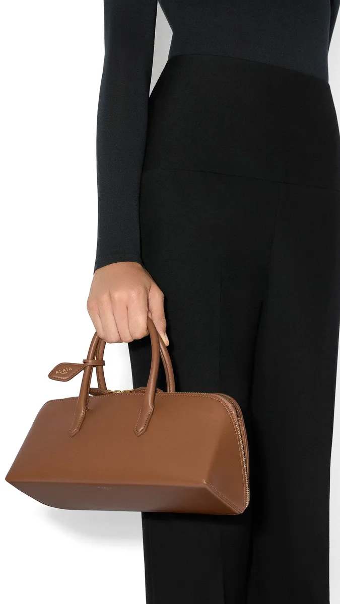 Alaïa Delta Small Bag In Box Calfskin | Thumbnail 4 Alaïa Delta Small Bag In Box Calfskin | Thumbnail 4