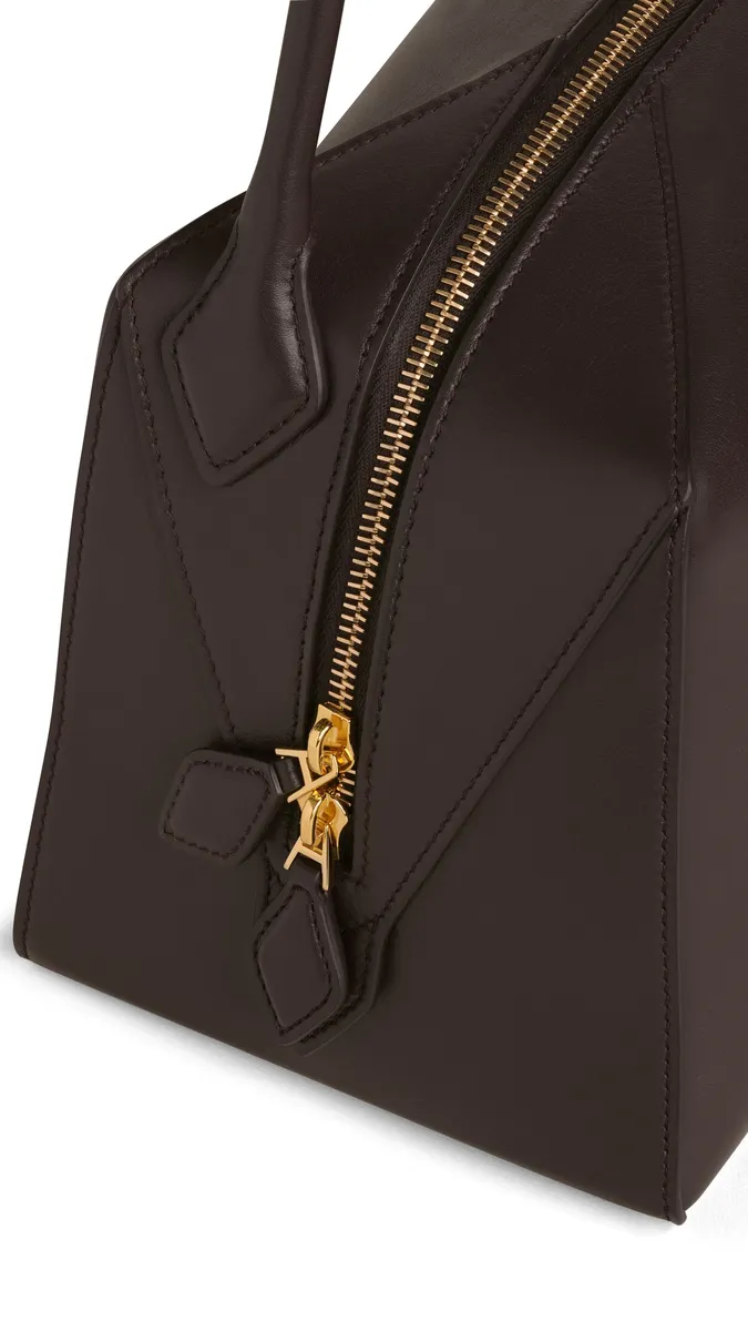 Alaïa Le Bouledogue Bag In Calfskin | Thumbnail 6 Alaïa Le Bouledogue Bag In Calfskin | Thumbnail 6