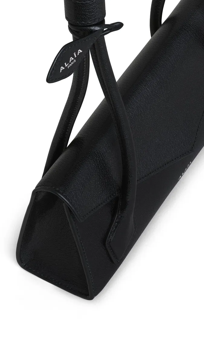 Alaïa Le Teckel Flap Small Bag In Shiny Goatskin | Thumbnail 3 Alaïa Le Teckel Flap Small Bag In Shiny Goatskin | Thumbnail 3