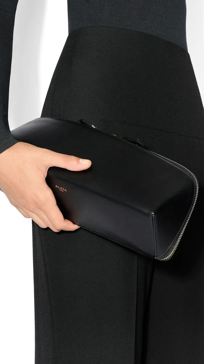 Alaïa Delta Clutch In Perforated Vienne Calfskin | Thumbnail 4