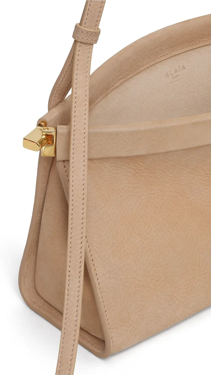 Alaïa Le Click East West Medium Bag In Nubuck | Thumbnail 3