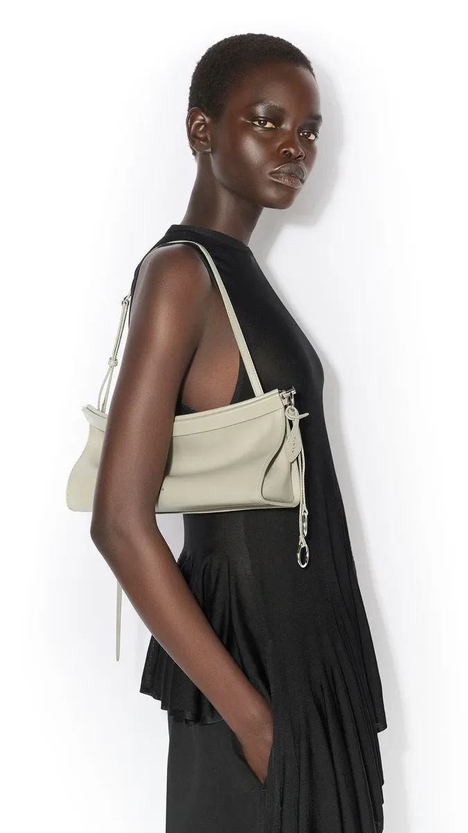 Alaïa Le Click East West Medium Bag In Calfskin | Thumbnail 4 Alaïa Le Click East West Medium Bag In Calfskin | Thumbnail 4