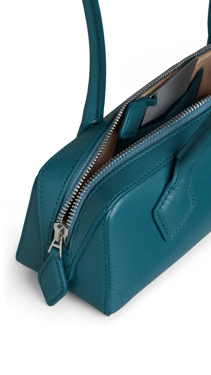 Alaïa Le Teckel Small Bag In Leather | Thumbnail 3 Alaïa Le Teckel Small Bag In Leather | Thumbnail 3