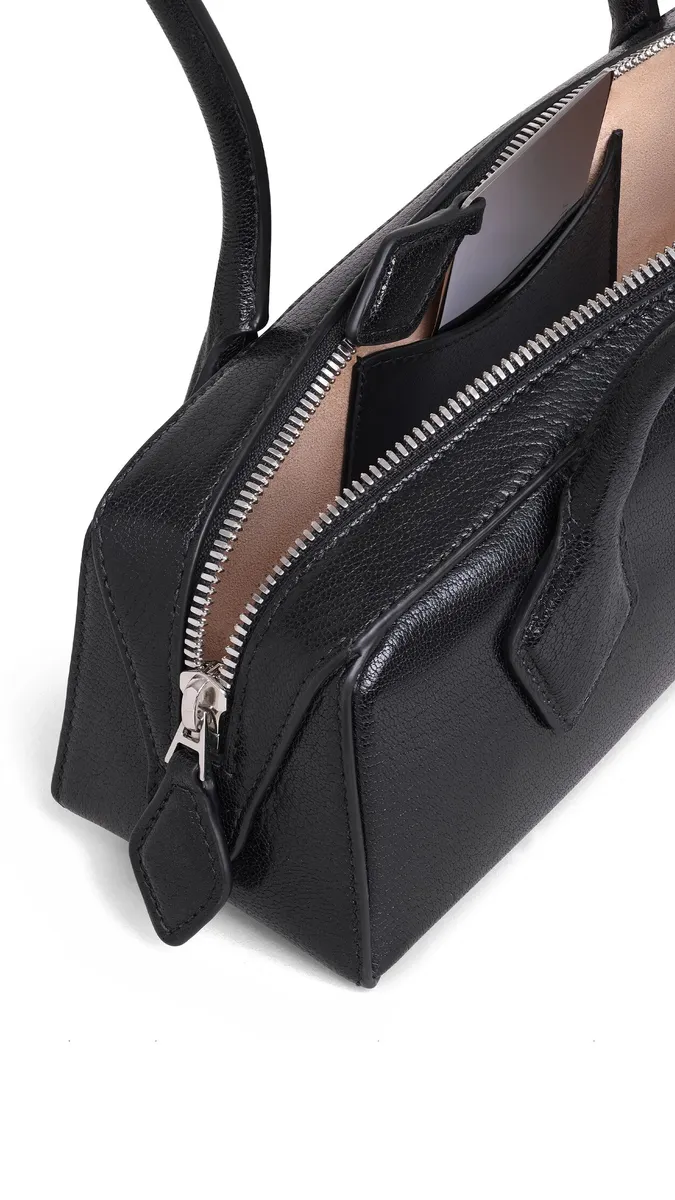 Alaïa Le Teckel Small Bag In Leather | Thumbnail 3 Alaïa Le Teckel Small Bag In Leather | Thumbnail 3