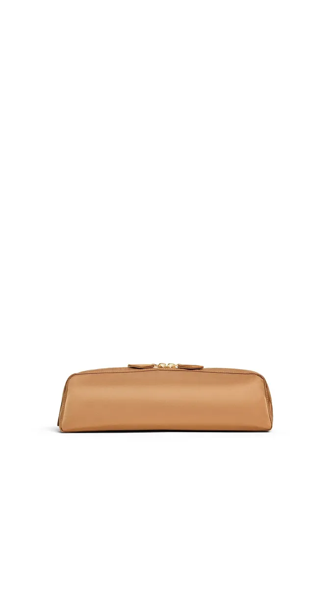 Alaïa Le Teckel Medium Bag In Polyurethane And Ayers Leather | Thumbnail 4 Alaïa Le Teckel Medium Bag In Polyurethane And Ayers Leather | Thumbnail 4