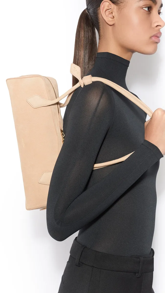 Alaïa Le Teckel Medium Bag In Nubuck | Thumbnail 4