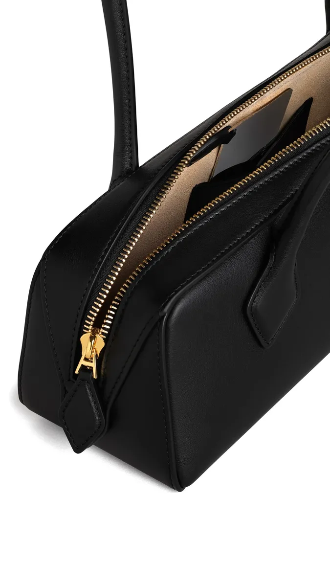 Alaïa Le Teckel Medium Bag In Calfskin | Thumbnail 3 Alaïa Le Teckel Medium Bag In Calfskin | Thumbnail 3