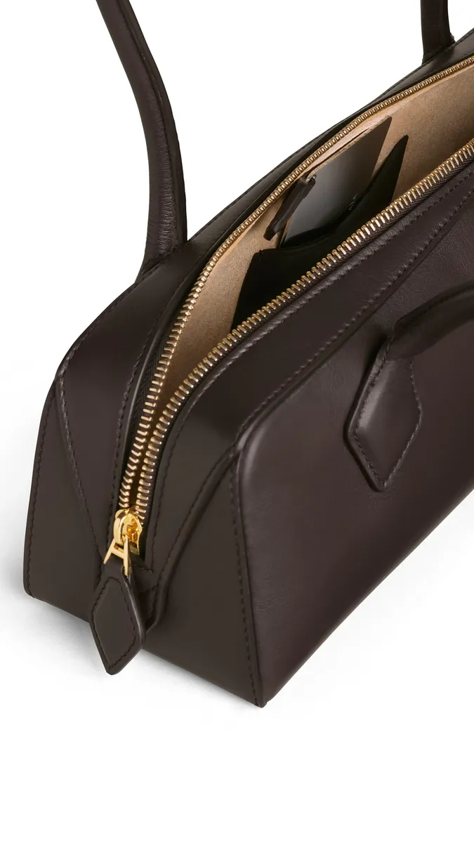 Alaïa Le Teckel Medium Bag In Calfskin | Thumbnail 3 Alaïa Le Teckel Medium Bag In Calfskin | Thumbnail 3