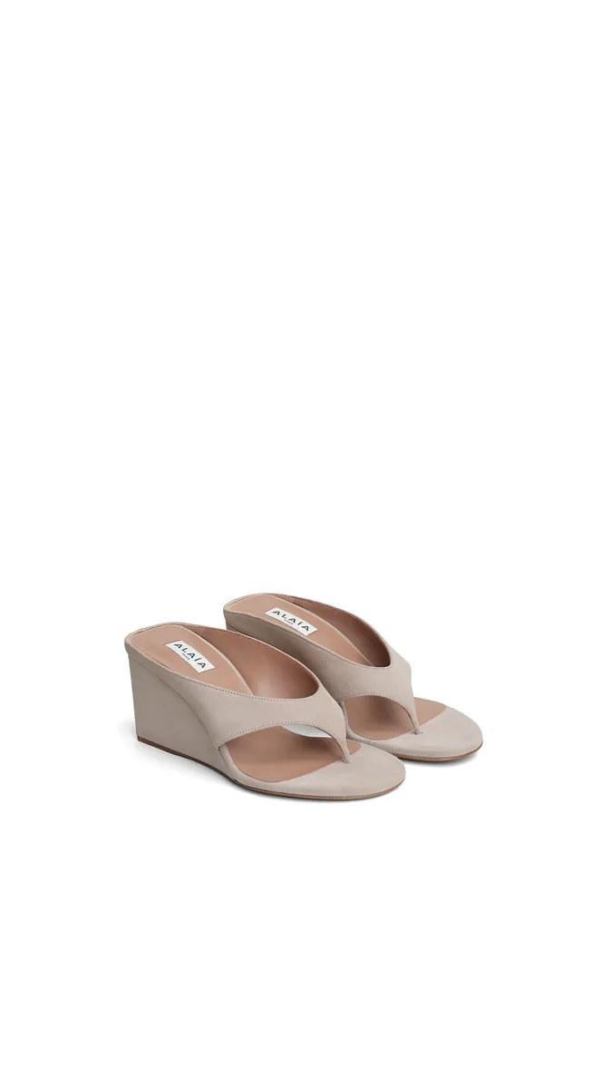 Alaïa Cube Thong Mules In Suede | Thumbnail 2 Alaïa Cube Thong Mules In Suede | Thumbnail 2