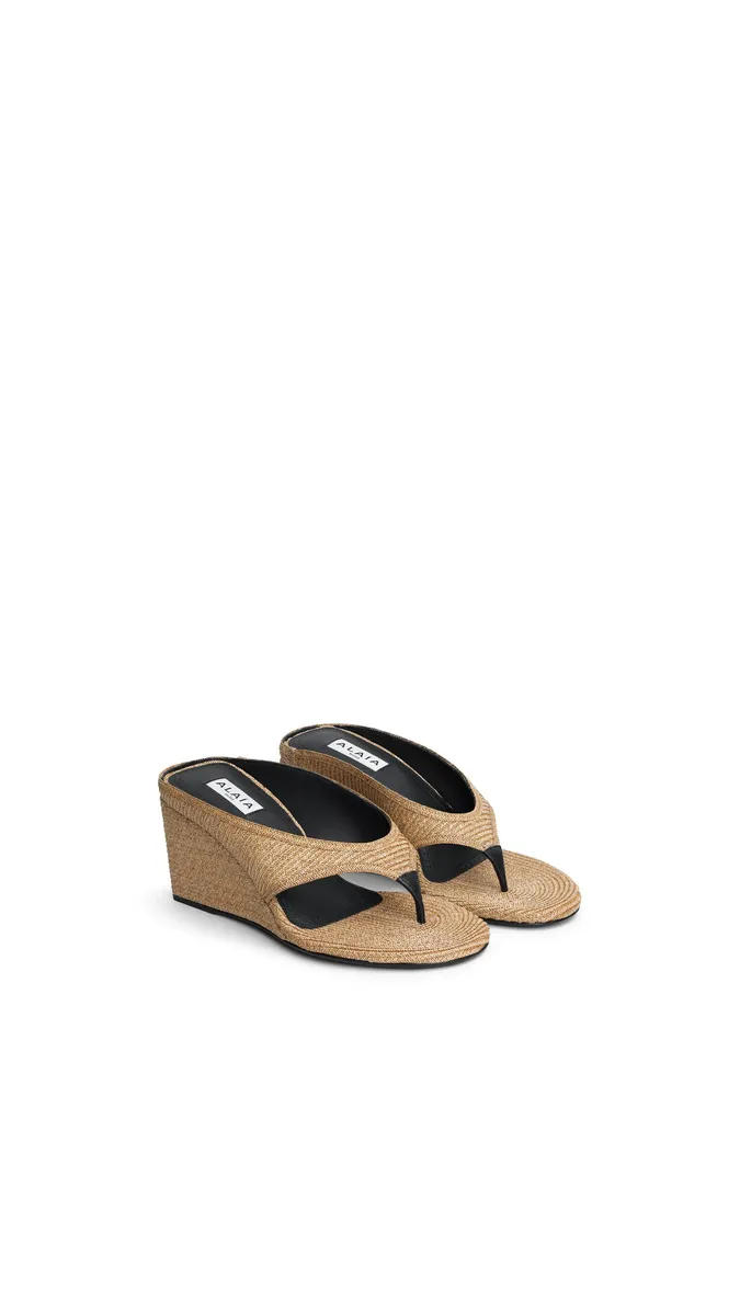 Alaïa Cube Thong Mules In Paper Straw | Thumbnail 2 Alaïa Cube Thong Mules In Paper Straw | Thumbnail 2
