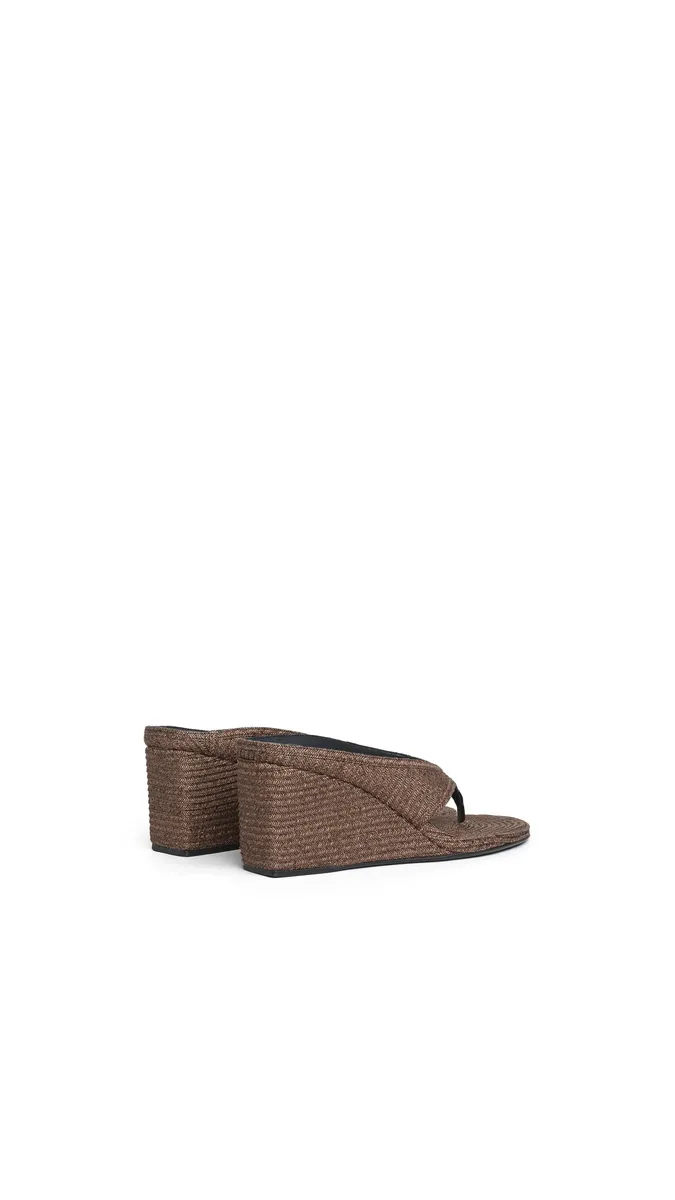 Alaïa Cube Thong Mules In Paper Straw | Thumbnail 3 Alaïa Cube Thong Mules In Paper Straw | Thumbnail 3