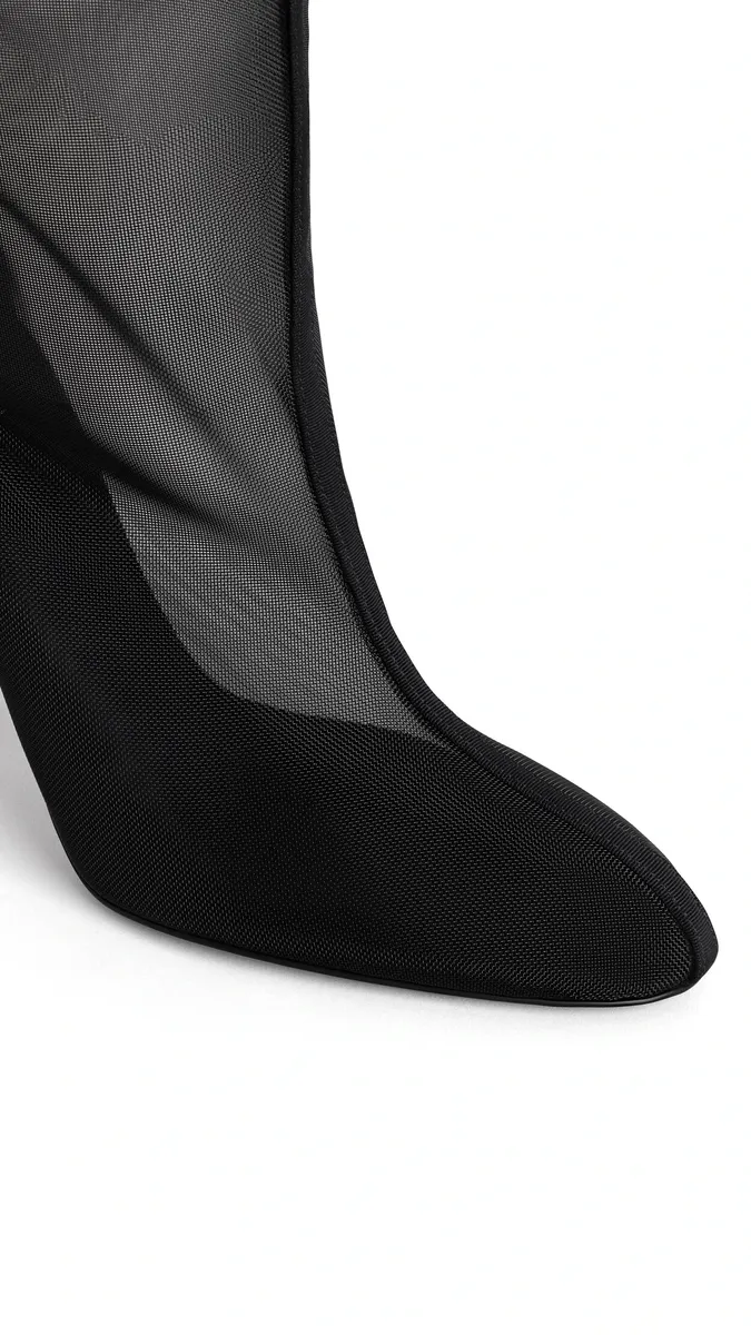 Alaïa Knee Boots In Mesh | Thumbnail 4
