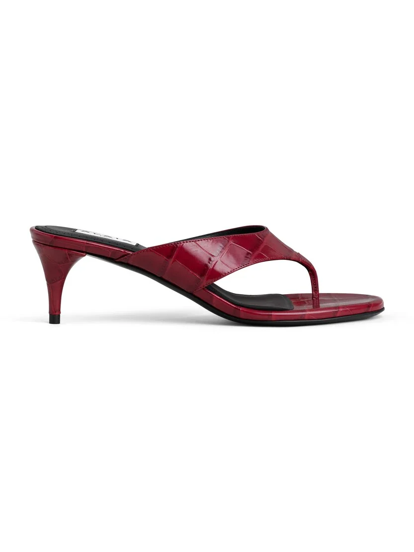 Mules Tong In Crocodile Embossed Calfskin