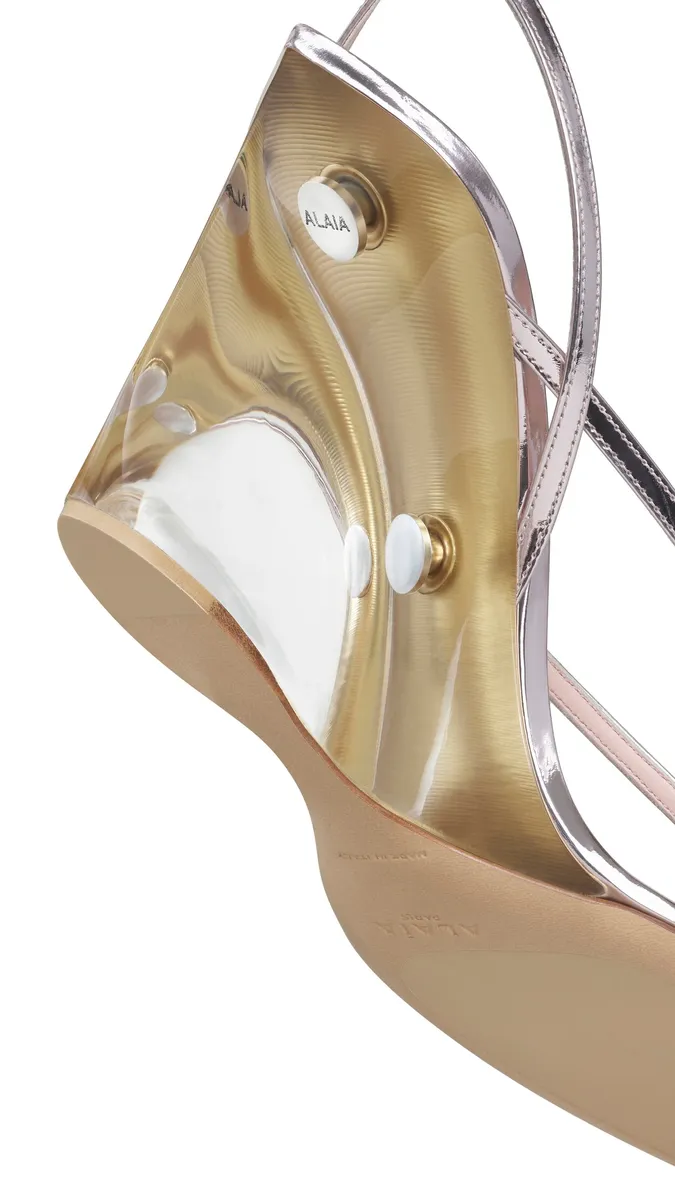 Alaïa Invisible Thong Sandals In Mirror Calfskin | Thumbnail 4 Alaïa Invisible Thong Sandals In Mirror Calfskin | Thumbnail 4