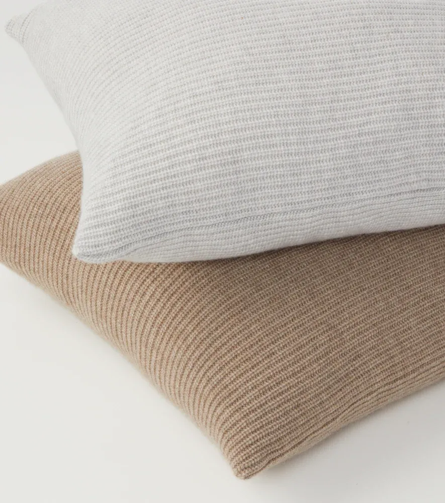 Brunello Cucinelli Ribbed-knit cashmere cushion | Thumbnail 4