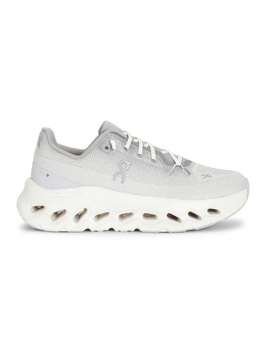 ON Cloudtilt Sneaker