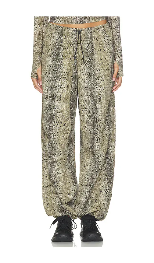 ON X Zendaya Parachute Pant | Thumbnail 2