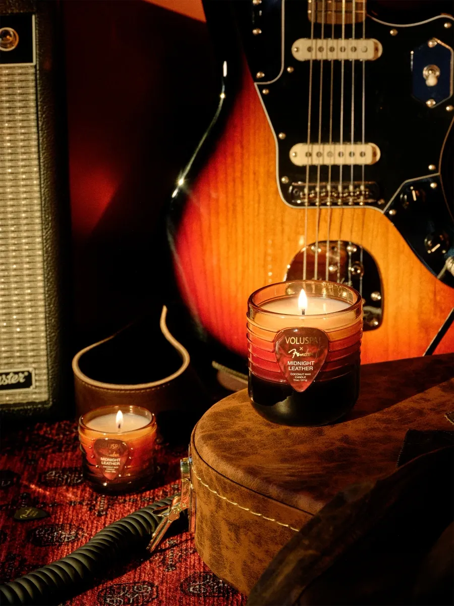 Voluspa x Fender Midnight Leather Candle | Thumbnail 3 Voluspa x Fender Midnight Leather Candle | Thumbnail 3