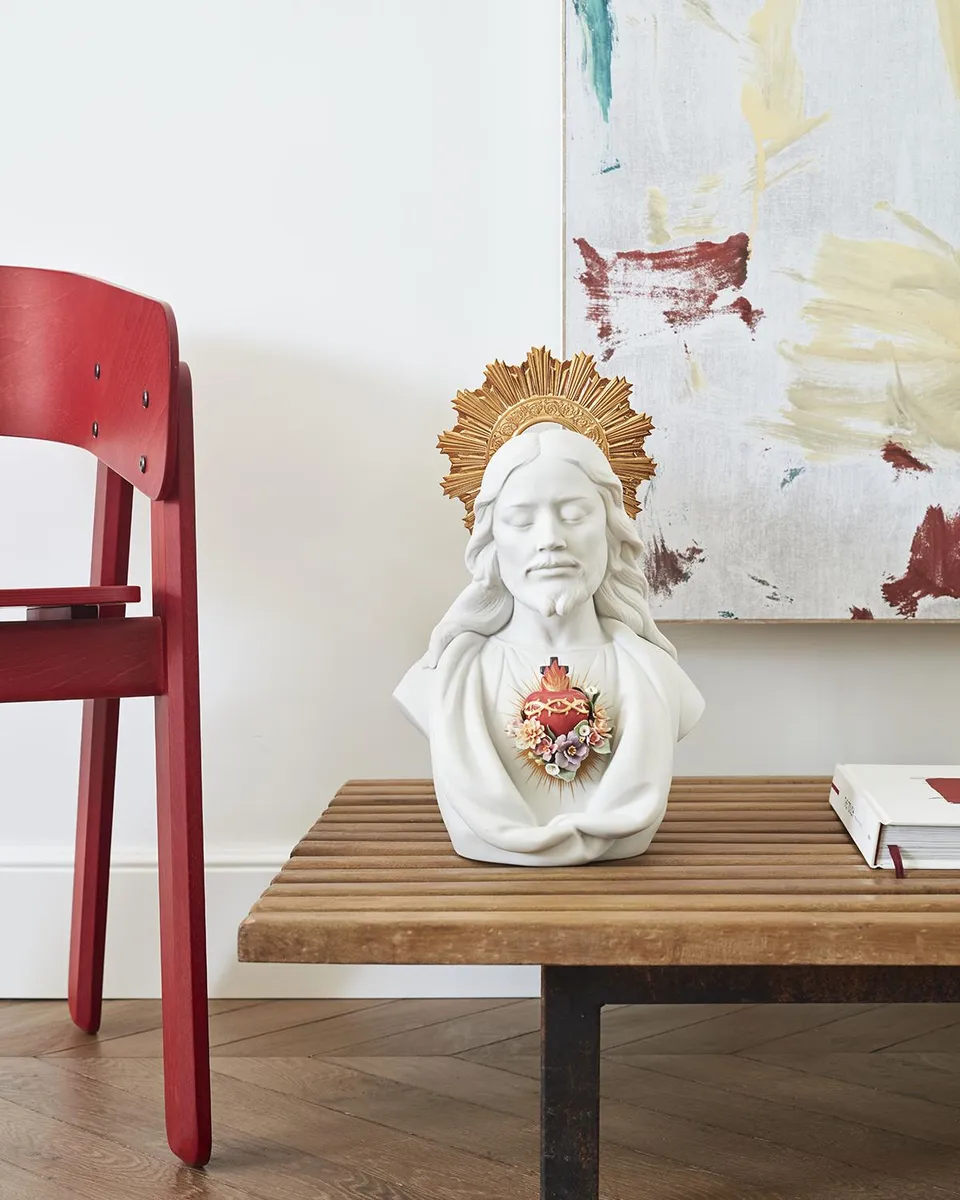 Lladro Sacred Heart of Jesus Sculpture | Thumbnail 5 Lladro Sacred Heart of Jesus Sculpture | Thumbnail 5