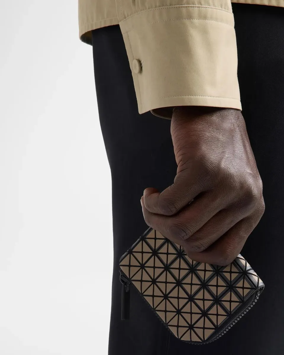 Bao Bao Issey Miyake Men's Clam Geometric Wallet | Thumbnail 2