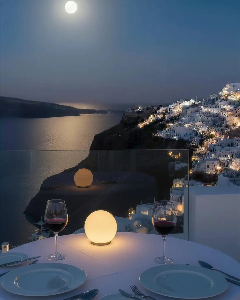 Lucas McKearn Luna 5" Rechargeable LED Table Lamp | Thumbnail 6