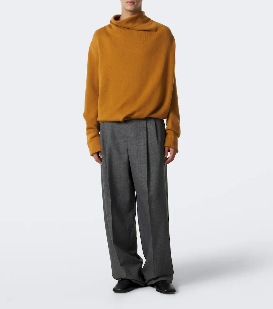Valentino Garavani Draped cashmere turtleneck sweater | Thumbnail 3 Valentino Garavani Draped cashmere turtleneck sweater | Thumbnail 3