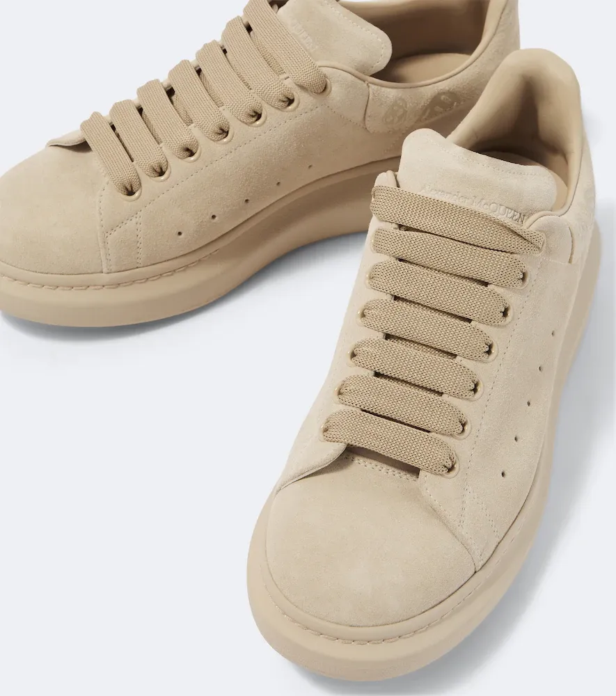 Alexander McQueen Oversized suede sneakers | Thumbnail 5 Alexander McQueen Oversized suede sneakers | Thumbnail 5
